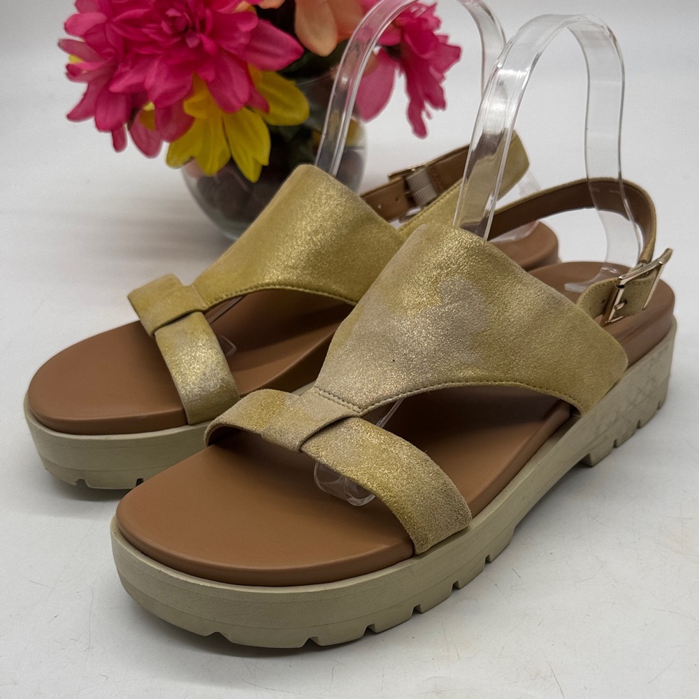 Vionic Alondra Lug Gold and Tan Camo Women's Sandals Size 9.5 VIO9424